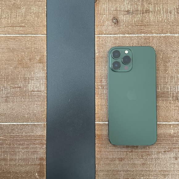 iPhone 13 Pro Max 256GB Alpin Green - Picture 2 of 3
